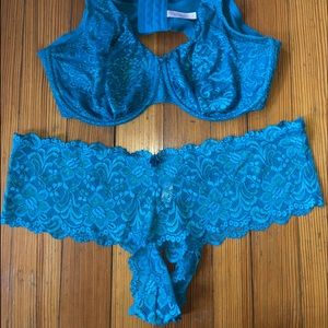 Cacique bra and panty set 44DD and 26-28 panty